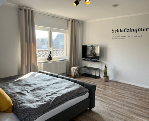 Schlafzimmer 1